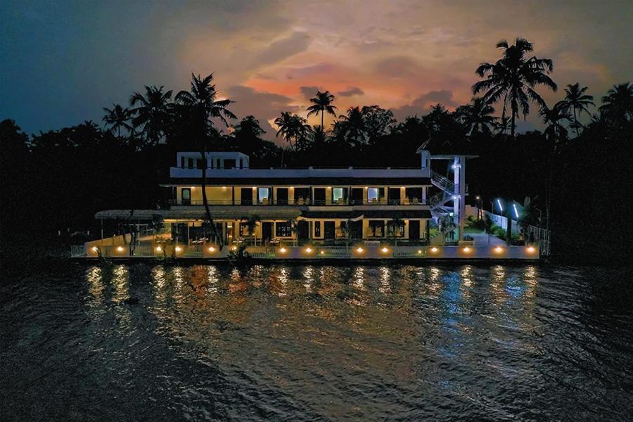 Vembanad Village Backwater Resort Alappuzha Luaran gambar